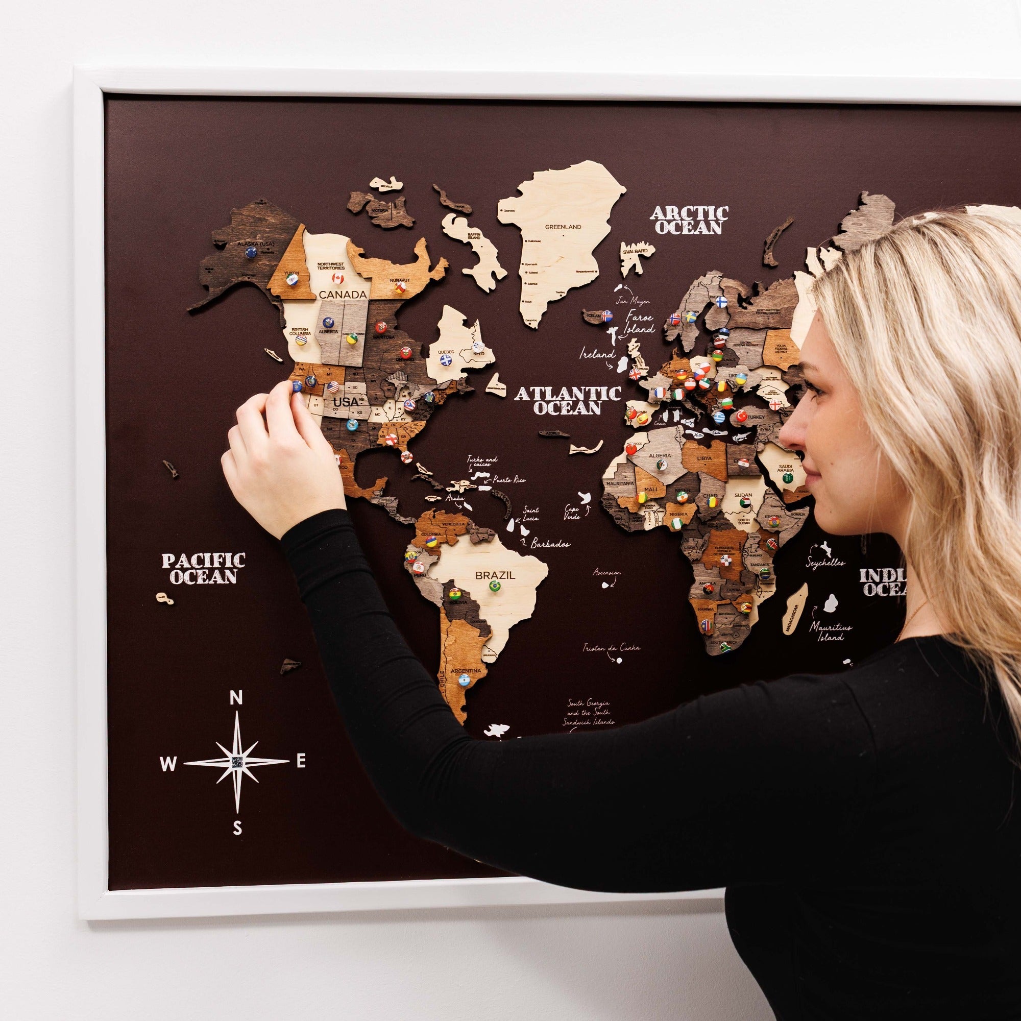 3D Wooden Map on Board Multicolor - Burgundy